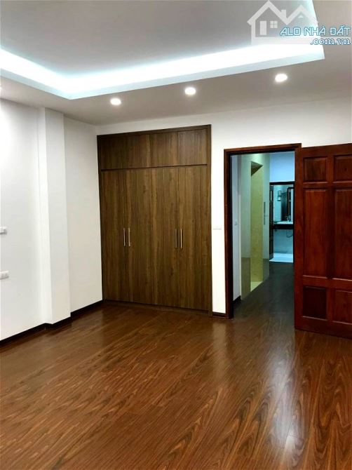 Giảm 1 tỷ. Chủ cần bán gấp nhà P. Nghĩa Tân 55m2, 6T, gara ô tô, thang máy, hơn 13 tỷ - 3