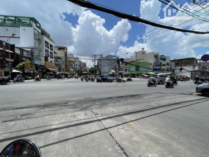 Bán nhà mt xe Tải Trường Chinh, Cầu Tham Lương,Q12, 5.5x13m, nhỉnh 5 tỷ