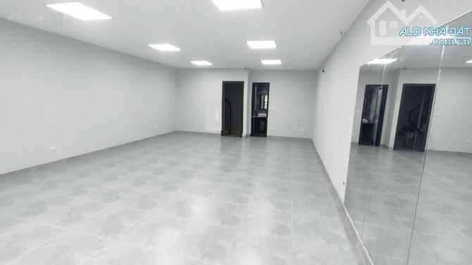 Nhà liền kề KĐT A10 Nguyễn Chánh. Dt 80m2 x 4T tầng, MT 6m, thông sàn có Thang Máy - 2