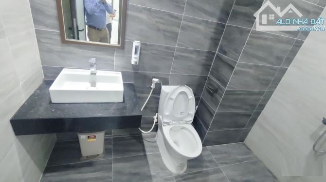 Nhà liền kề KĐT A10 Nguyễn Chánh. Dt 80m2 x 4T tầng, MT 6m, thông sàn có Thang Máy - 5