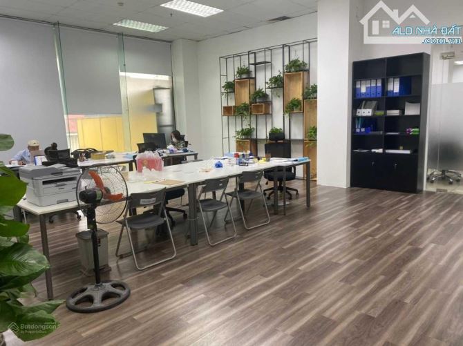 Cho thuê văn phòng tại tòa Việt Tower số 1 Thái Hà, Đống Đa; 260m2; giá cực rẻ - 8