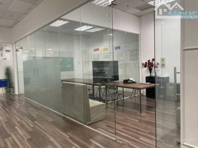 Cho thuê văn phòng tại tòa Việt Tower số 1 Thái Hà, Đống Đa; 260m2; giá cực rẻ - 9