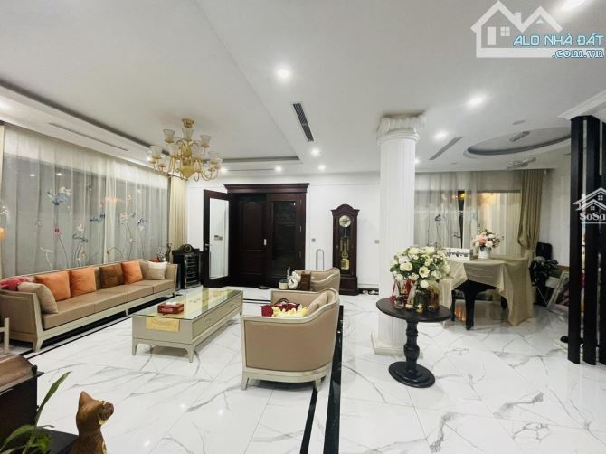 Bán nhà 5T, 6m MT, DT 125m2 nhà liền kề, Lô nhà vườn KĐT Việt Hưng, có tầng hầm. 18.5 tỷ.