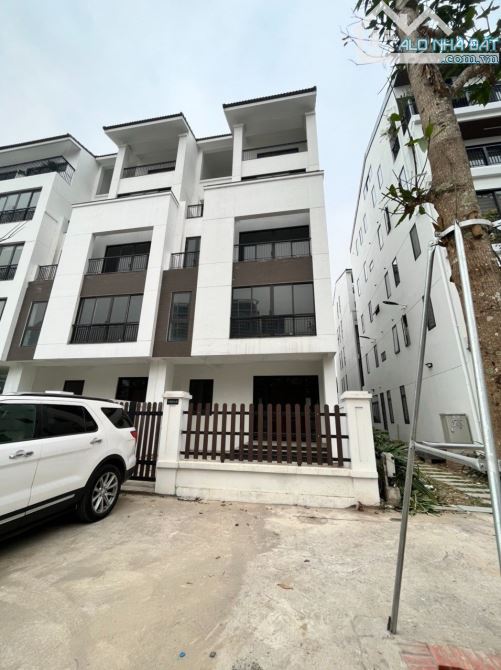 Cho thuê nhà Nguyễn Văn Lộc, Hoàng thành Vila Mỗ Lao, nhà mới 100%, Dt 120m2, mt 7m, thông