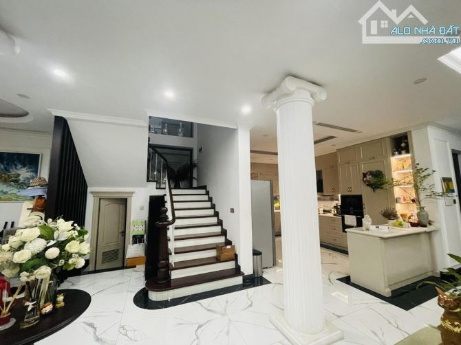 Bán nhà 5T, 6m MT, DT 125m2 nhà liền kề, Lô nhà vườn KĐT Việt Hưng, có tầng hầm. 18.5 tỷ. - 1