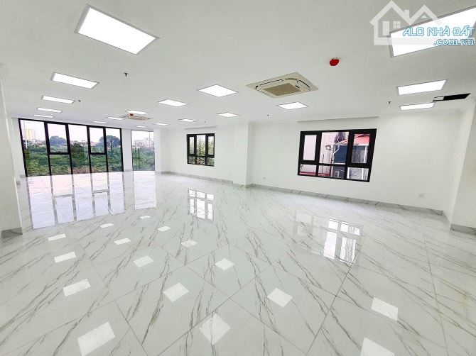 Bán Tòa Nhà Văn Phòng Phố Hoàng Quốc Việt 123m2 9 Tầng, Mặt Tiền 6.5m Lô Góc View Đẹp - 1