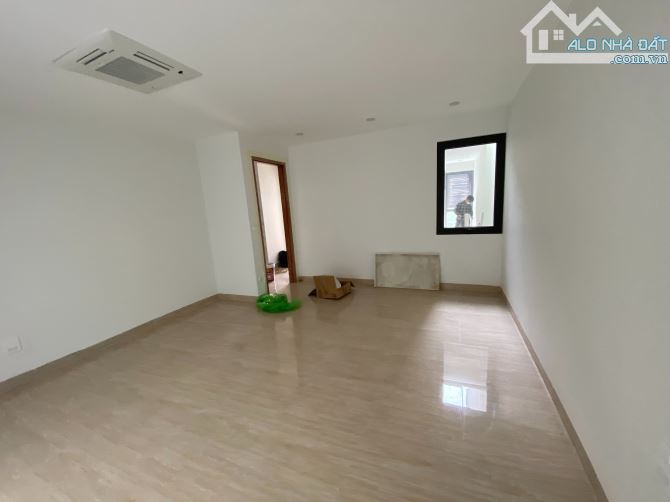 Cho thuê nhà Nguyễn Văn Lộc, Hoàng thành Vila Mỗ Lao, nhà mới 100%, Dt 120m2, mt 7m, thông - 7