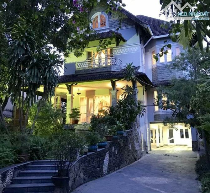 biệt thự mới Nguyễn Chí Thanh (Q5), 8x20m, 3 lầu thang máy, giá chỉ 35 tỷ