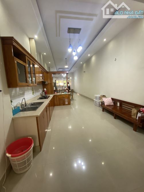 Chính Chủ Cô Hương bán nhà Tạ Quang Bửu ô tô tránh, vỉa hè rộng diện tích 120m2 nhỉnh 16tỷ - 1