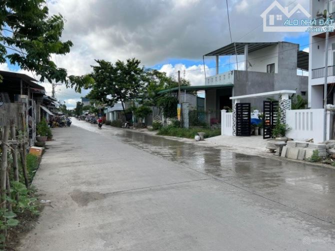 Bán lô đất rẻ đẹp mặt tiền Nghĩa Kỳ (ngã tư quốc tế chạy vào)