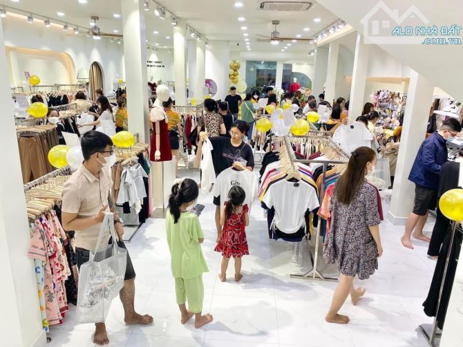 Cần bán nhà (322m2 ) mặt tiền đường kha vạn cân ,p. Linh Tây ,tp . Thủ Đức . —130 tr/m2 - 2
