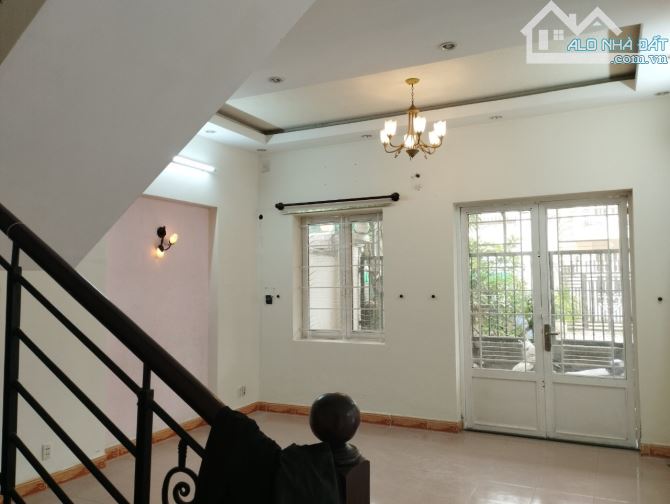 9.5 tỷ - GẤP bán căn biệt thự phố liền kề 1LẦU,(10x14M) p. Bình chiểu , tp . Thủ Đức - 1