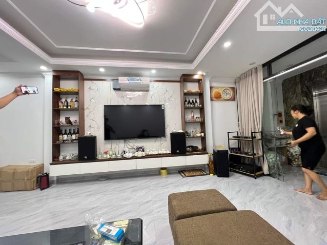 Bán Tòa Nhà Mới Đẹp Phố Minh Khai Dt75x8 tầng, Thang Máy Kinh Doanh, chào 17 tỷ - 2