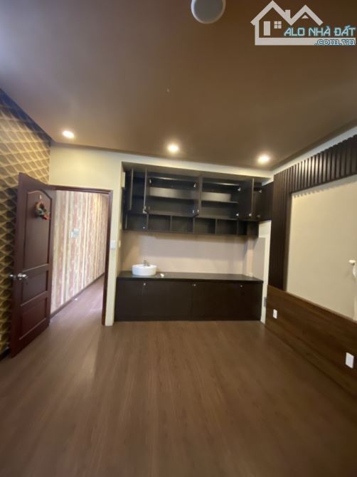 Mặt Tiền 1110 Phạm Văn Đồng Linh Đông 4x14 Xây 4 Lầu 16 tỷ Gỉam Còn 12,5 TỶ - 2