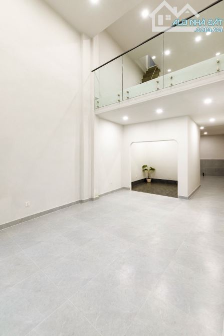 MT kinh doanh Lê Văn Sỹ,Q3. 4,1x16m 3 lầu. HĐT: 55tr/Tháng.vị trí đẹp-khan hiếm. Giá 20 tỷ