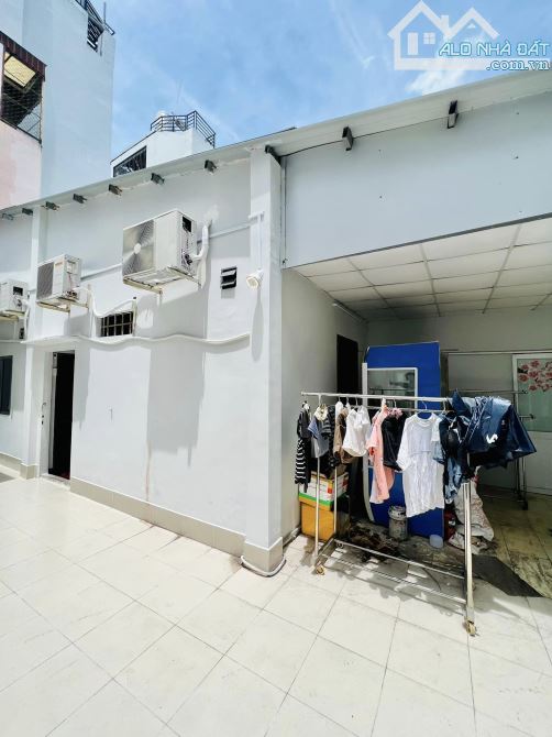 Siêu rẻ, Quận 10, diện tích khủng 182m2, giá siêu mềm 90 triệu/m2 - 1