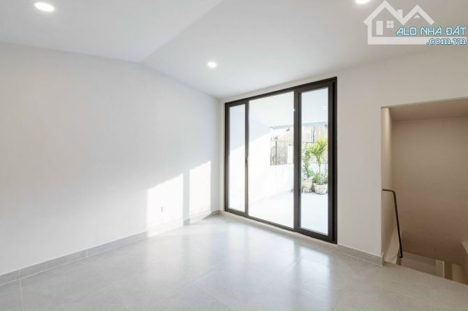 MT kinh doanh Lê Văn Sỹ,Q3. 4,1x16m 3 lầu. HĐT: 55tr/Tháng.vị trí đẹp-khan hiếm. Giá 20 tỷ - 2