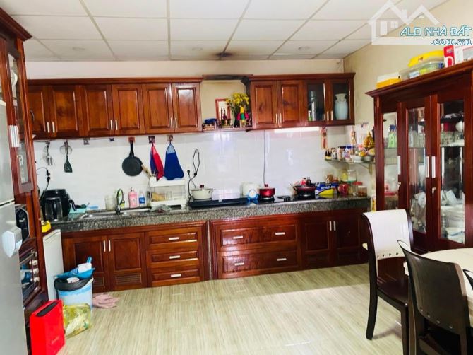 Bán Villa 2 Mặt Tiền Đường Lý Nam Đế Đông Tĩnh P8 Tp Đà Lạt Khu Vực Nghĩ Dưỡng Yên Tỉnh - 3