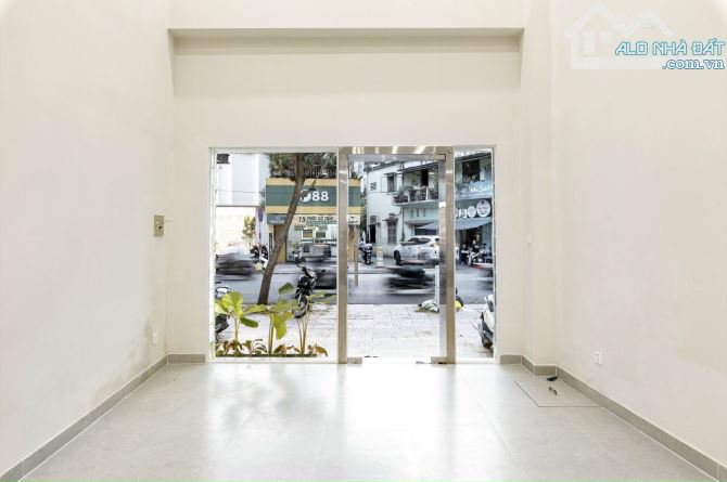 MT kinh doanh Lê Văn Sỹ,Q3. 4,1x16m 3 lầu. HĐT: 55tr/Tháng.vị trí đẹp-khan hiếm. Giá 20 tỷ - 3