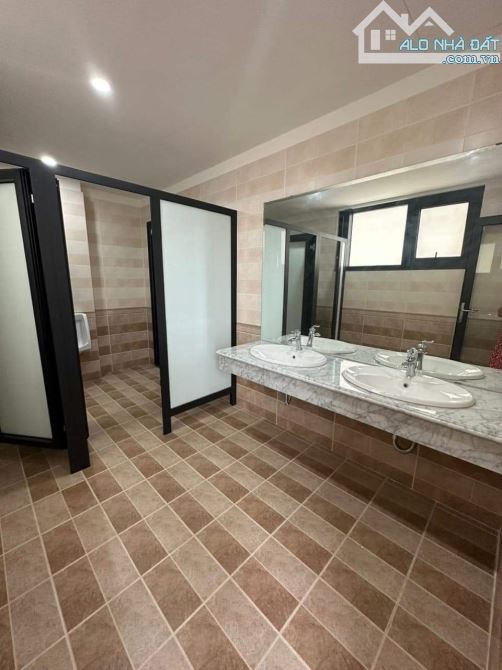 Bán toà nhà một mặt phố, một mặt ngõ Nguyễn Khang Cầu Giấy 191m 9 tầng MT 10m 130 tỷ - 5