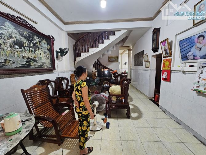 Nhà mặt tiền kinh doanh ngay ngã tư Đồi Mồi, gần chợ Xóm Vắng, 670 Dĩ An - 4