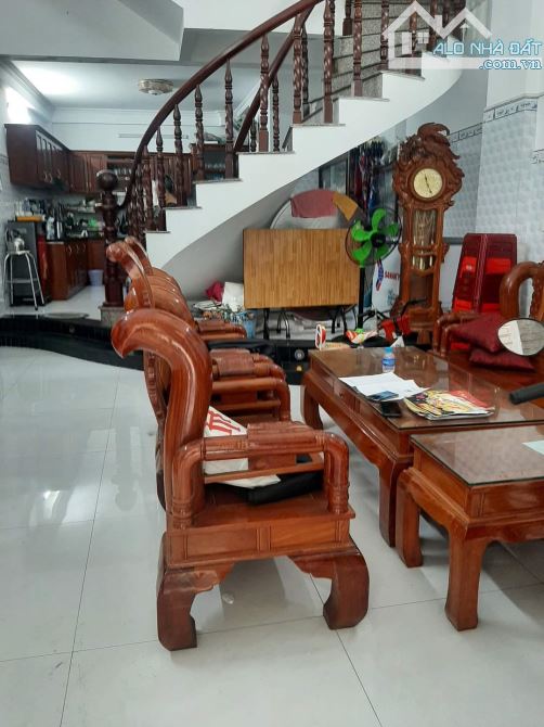 Hẻm xe hơi Bành Văn Trân - Tân Bình