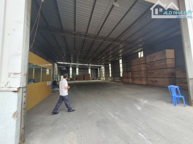 Cần cho thuê 3.000m2 xưởng ( có ngăn) trong kcn Nguyên Khê - 5