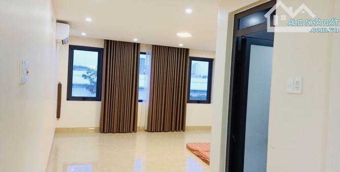 HẠ 2 TỲ NHÀ MẶT TIỀN NGÔ QUYỀN - 100M2 -4 TẦNG - CÓ THANG MÁY - GẦN BIỂN - 9 TỶ - 6