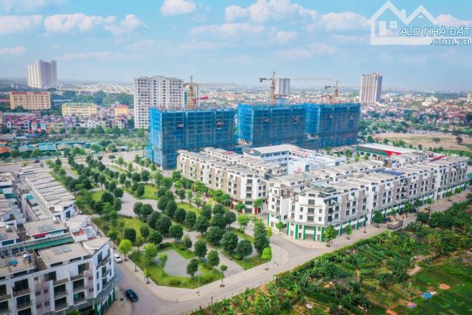 Cần bán gấp căn liền kề Khai Sơn City Long Biên mặt view vườn hoa cực kỳ đẹp, nhận nhà ở