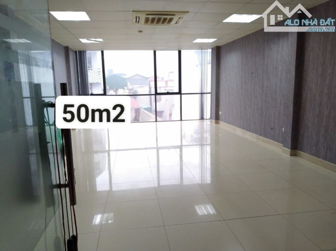 Cho thuê phòng làm VP mặt phố Bạch Mai, 50m2. Giá 8TR.