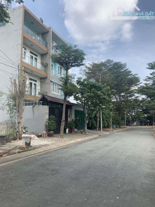 Bán đất nền dự án Hoàng Anh Minh Tuấn mặt tiền Đỗ Xuân Hợp đã sổ đỏ 90m2 300m2