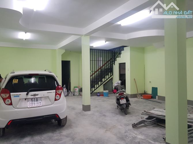 Bán gấp nhà rộng mặt tiền đường Ba Đình, P.8, Quận 8: 7.78m nở hậu 8.22m x 9.6m, 3 lầu, ST - 1