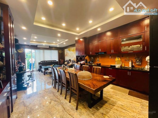 Biệt thự đơn lập VIP HIẾM TRUNG HOÀ, NHÂN CHÍNH 195m2 Mt14m YÊN TĨNH DÂN TRÍ CAO