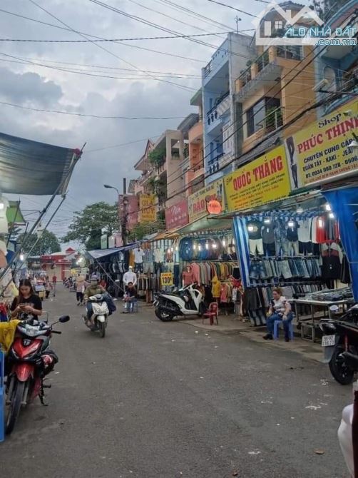 MẶT TIẾN KINH DOANH KHU CHỢ HẠNH THÔNG TÂY- GẦN 100M- 4 TẦNG- 4X24M- Ô TÔ NÉ- 9 TỶ XÍ
