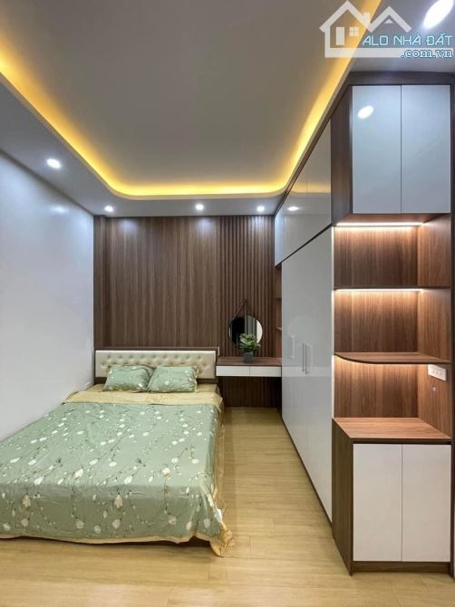 NGÕ THÔNG TỨ PHÍA - BA GÁC TRÁNH NHAU - NHÀ MỚI 7 TẦNG - THANG MÁY NHẬP KHẨU ÊM RU