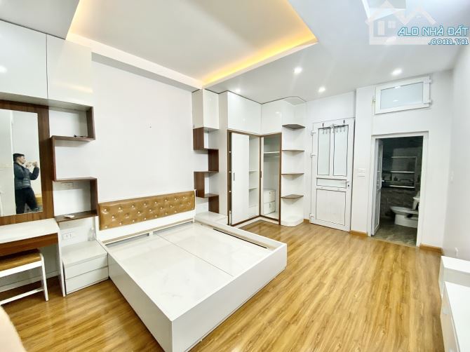 NGÕ THÔNG TỨ PHÍA - BA GÁC TRÁNH NHAU - NHÀ MỚI 7 TẦNG - THANG MÁY NHẬP KHẨU ÊM RU - 2