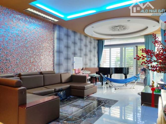 SIÊU PHẨM BIỆT PHỦ - 3 TẦNG 200M2 - PHONG CÁCH THIÊN NHIÊN - KHU VIP GÒ VẤP - 4