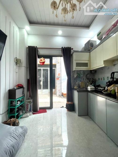 Nhà đẹp mới 2 tầng Huỳnh Văn Nghệ Gò Vấp chỉ 1,79 tỷ. Hẻm to ba gác, sổ riêng, ngang 4,5m