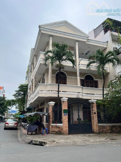 Biệt thự góc 2 MT cư xá Chu Văn An,Q.Bình thạnh  -DT: 8x20m   - kết cấu: 3 tầng  Giá 35 tỷ - 1