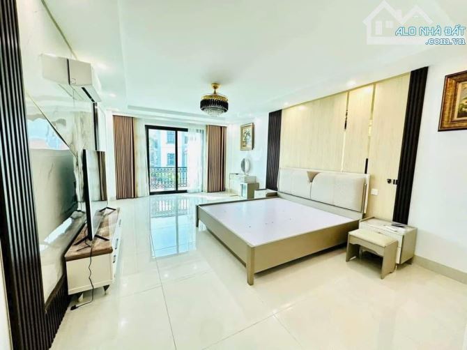 BÁN GẤP NHÀ ĐẸP NGÔ GIA TỰ 55M x 6T THANG MÁY FULL NỘI THẤT, GARA ÔTÔ, KINH DOANH. 8.5 TỶ - 1