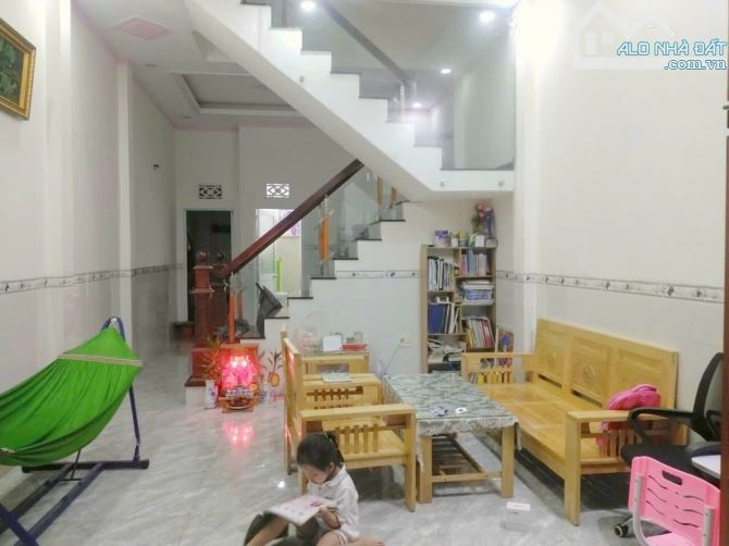 Nhà trệt lầu tại phường bình chuẩn tp Thuận An BD giá 2,9 tỷ - 2
