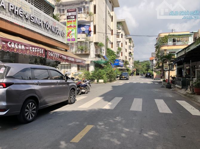 Nhà bán ĐƯỜNG NHỰA 10M Dương Quảng Hàm Gò Vấp 4x16,5m 3 tầng giá chỉ 7,9 tỷ thương lượng