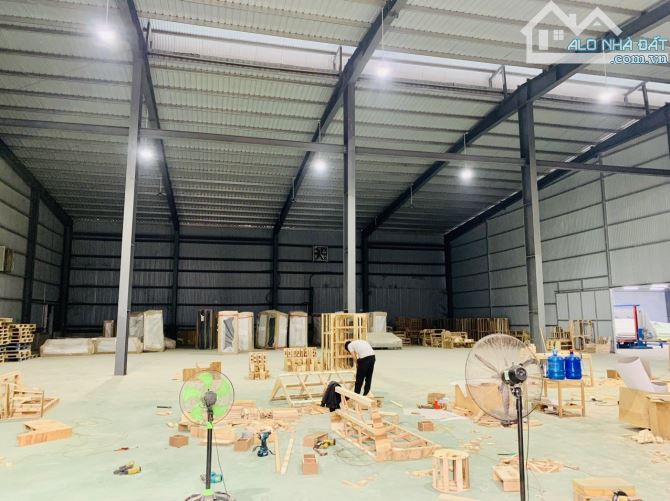 Cho thuê 1500m2 trong kcn nguyên khê - 1