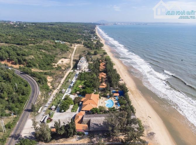 Bán resort mặt tiền đường Lạc Long Quân, diện tích 1.8 hec mặt biển giá 24tr/m2