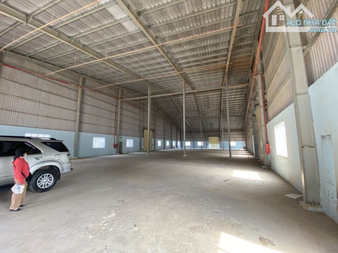 Cho thuê 2.500 m2 xưởng Tân Uyên PCCC Tự động gia 85 tr / tháng - 1