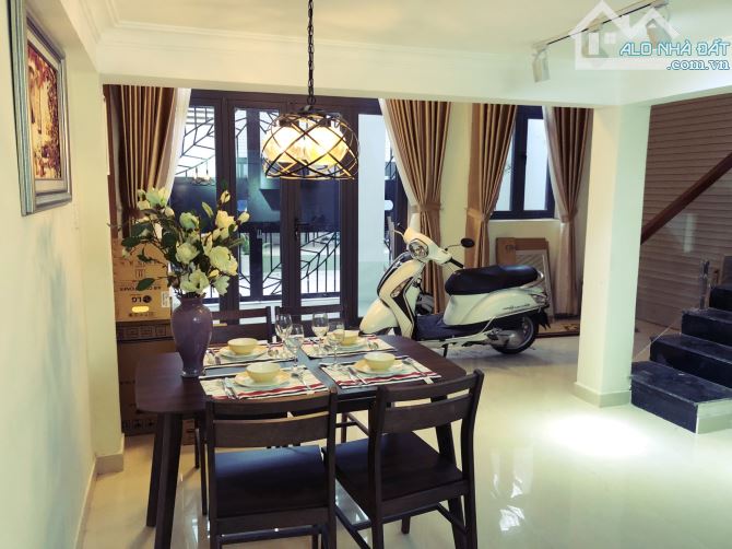 NHÀ BÁN HẺM XE HƠI gần Phan Văn Trị Gò Vấp 4,8x12m 4 tầng chỉ 6,85 tỷ thương lượng - 1