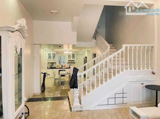BÁN NHÀ 3 TẦNG MẶT TIỀN TRUNG TÂM TP HUẾ 81M2 GẦN SIÊU THỊ AEON MALL - 1