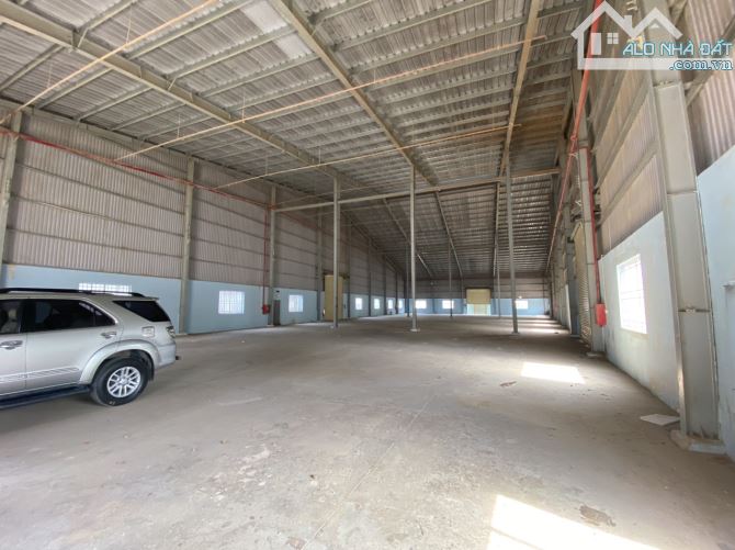 Cho thuê 2.500 m2 xưởng Tân Uyên PCCC Tự động gia 85 tr / tháng - 2