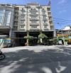 Bán khách sạn đường Nguyễn Văn Qúa 1000m2 hầm 8 lầu giá 100 tỷ còn tl