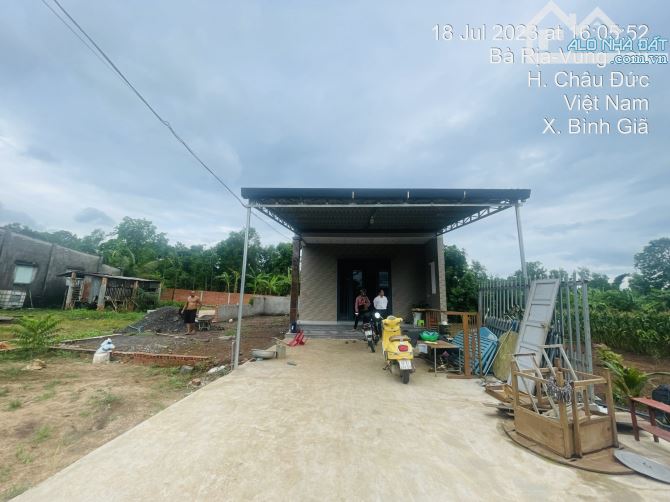 Đất khu bàn cờ Bình Giã - gần Uỷ Ban , Trường Học , 65m mặt tiền thích hợp phân lô